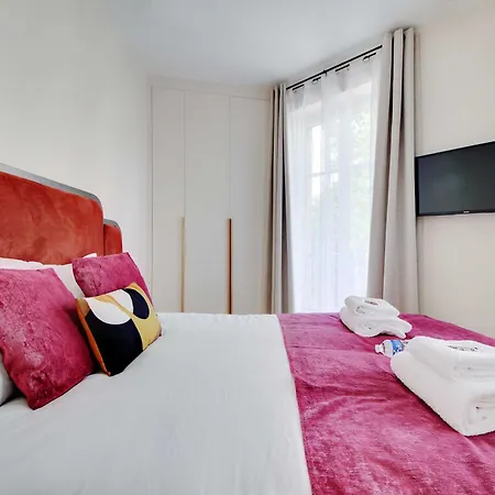 Apartment Charming Air-conditioned Apt Near The Eiffel Tower *