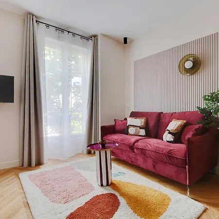 Apartment Charming Air-conditioned Apt Near The Eiffel Tower